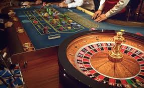 Antarmuka aplikasi mobile sobat500 menampilkan sportsbook dan pilihan permainan kasino